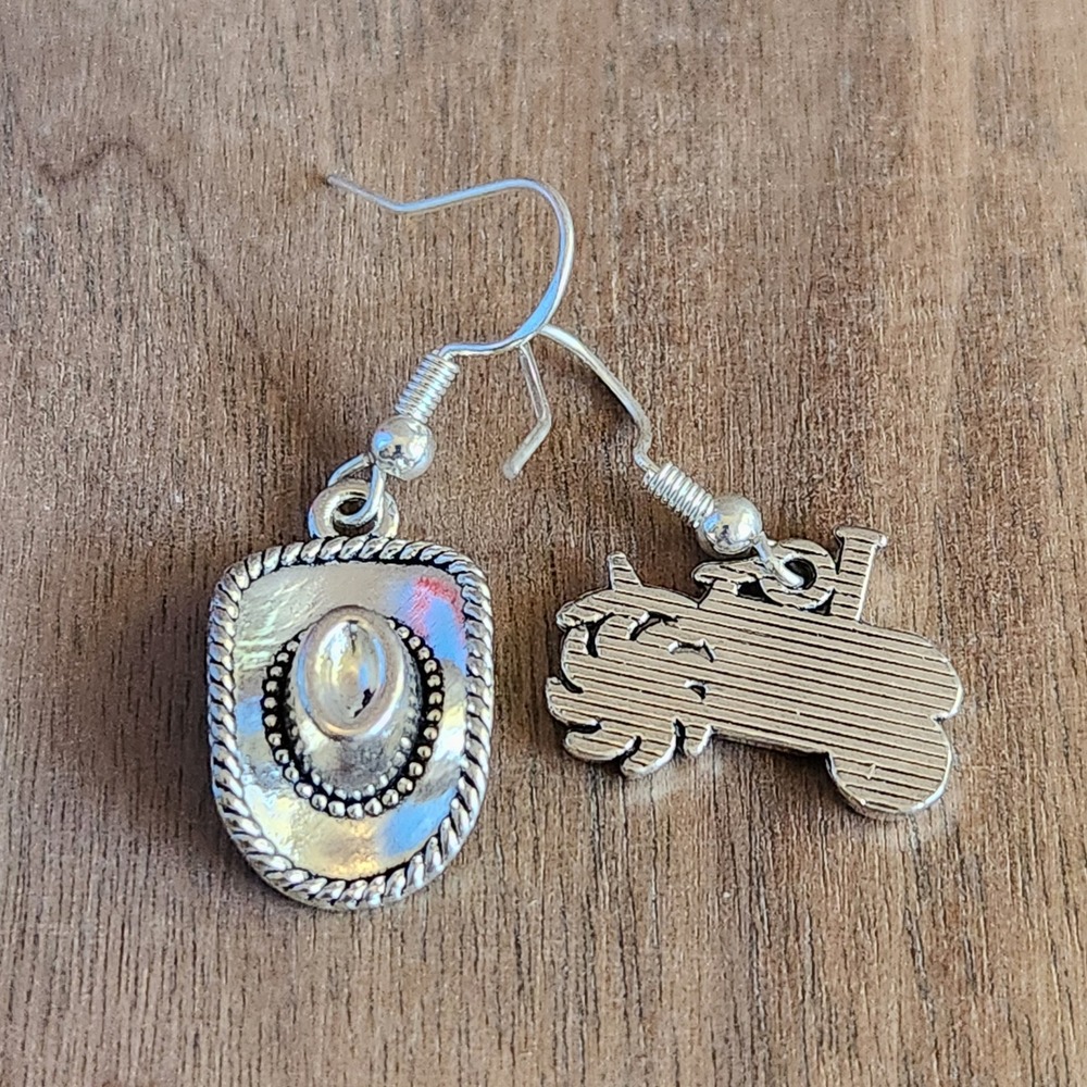 Western Mismatched Cowboy Hat and Tractor Silver Tone Dangle Earrings NEW - Picture 6 of 7